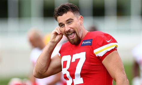 travis kelce contract extension